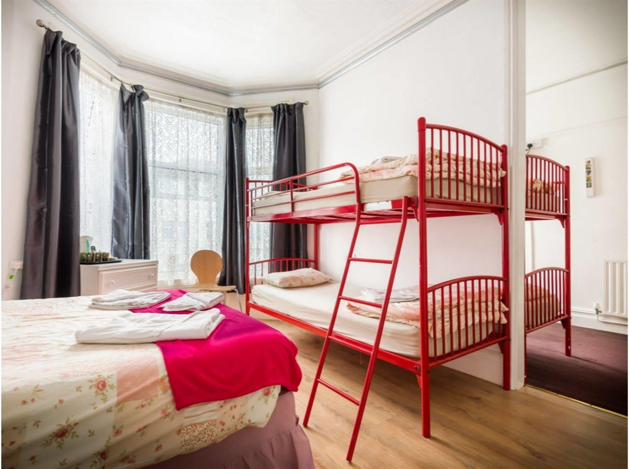 Uk Travel & Hospitality Ltd Ta Canberra Hotel Blackpool Zewnętrze zdjęcie